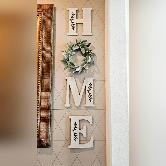 Elegant White HOME Wall Decor with Green Wreath - Picture 1 of 5